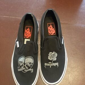 Vans love you to death slip on shoes size 6.5 in men’s and size 8 in women’s